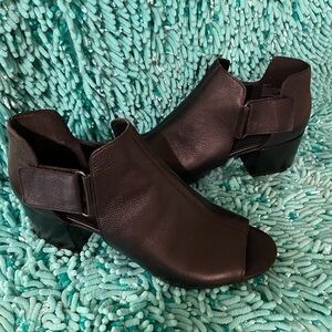 NWOT MODA SPANA size 11